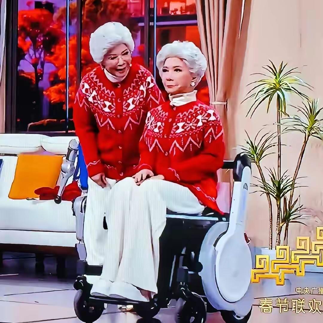 果然人还是要多读书春晚二刷之后我才发现，二叔说的太对了，今年这次春晚，科技含