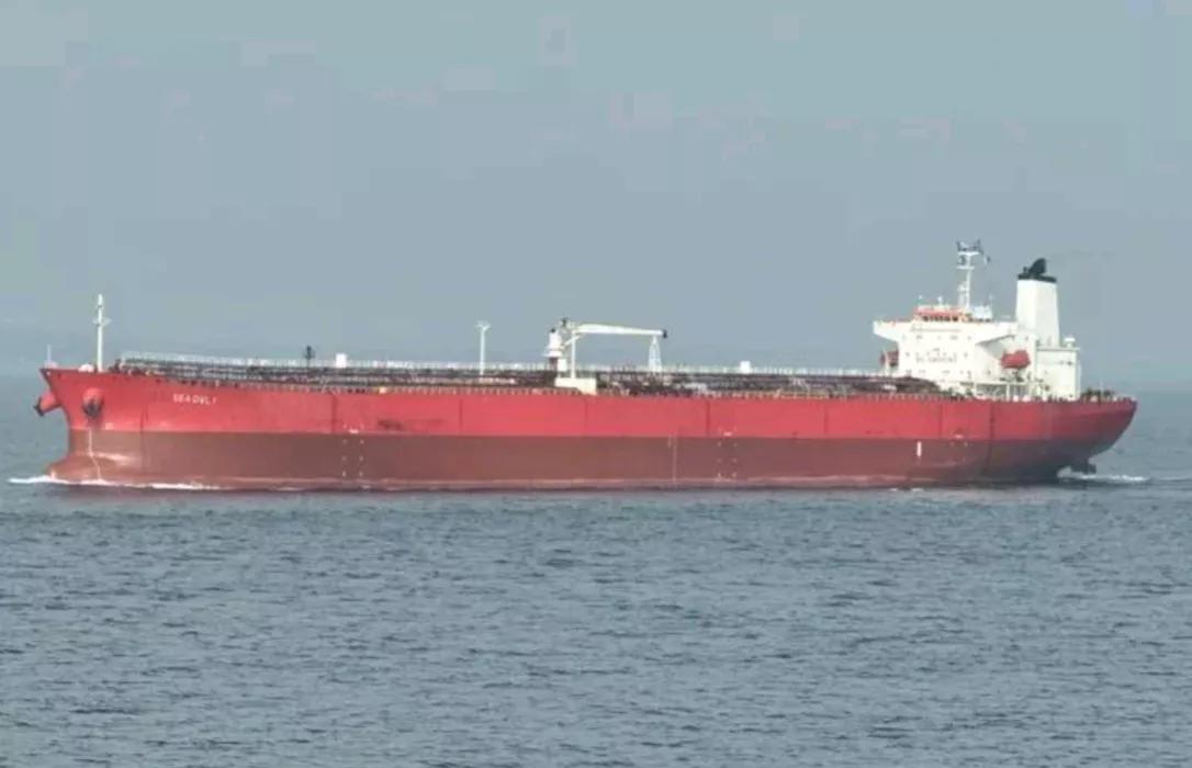 美军再拦截三艘伊朗油轮。路透社报道，当地时间22日，一名五角大楼消息人士透露