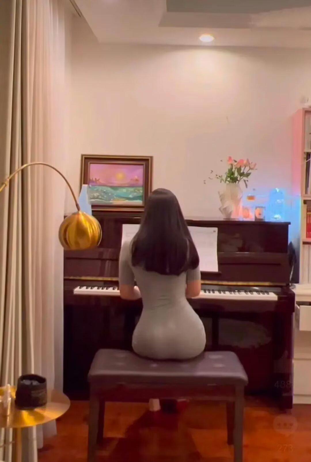 从人生的总体来说，财富只是手段，目的是满足生命的需要和精神的需要。年轻时，我们