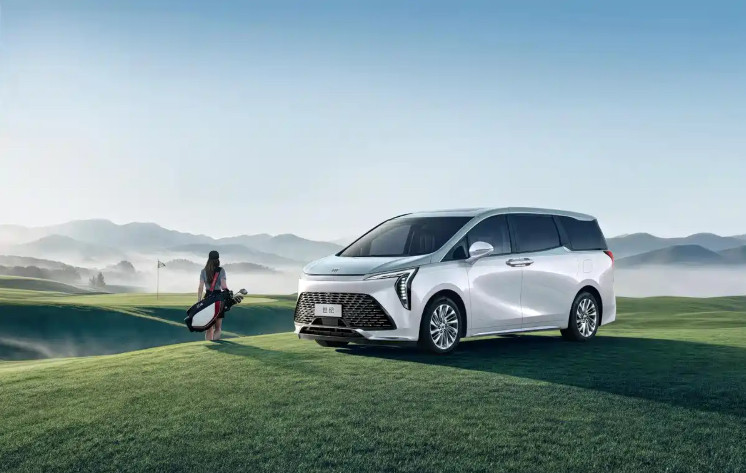 别克世纪CENTURY多了一个LPGA限量款：配额66辆，定价53.99万元，10月13日公布。这台