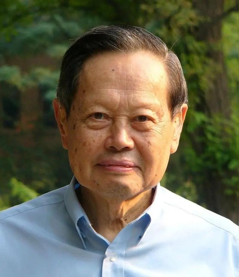 天赋不同、各有长短：杨振宁和钱学森的科研方向迥异！说实话，对于祖国而言，杨