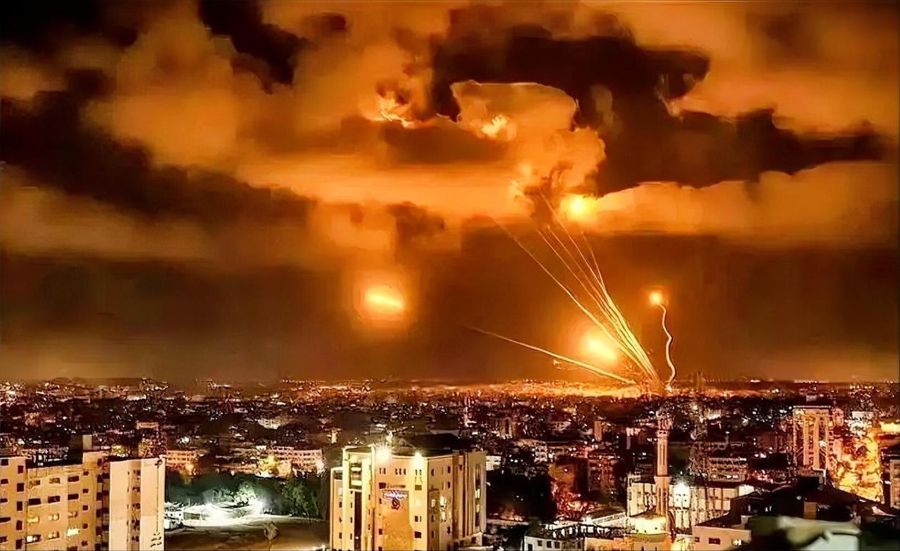 美华尔街日报惊爆：伊朗成美国二战后最难缠对手！防御导弹耗尽在即，美军中东目标“坐