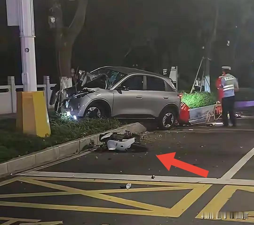 温州代驾司机撞死的2女生，都是十八九岁花季少女，其中一人是独生女，成绩很好，9月