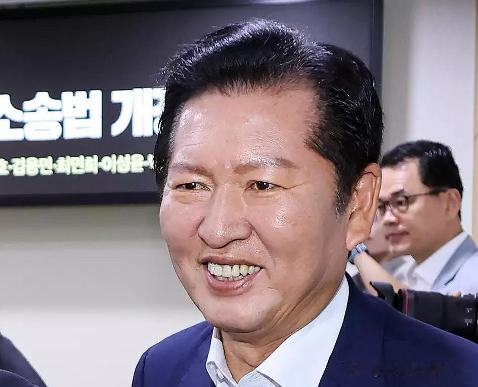 郑清来深耕光州拉票：力推党内一人一票制，呼吁全党聚力助力李在明政府持续深耕湖
