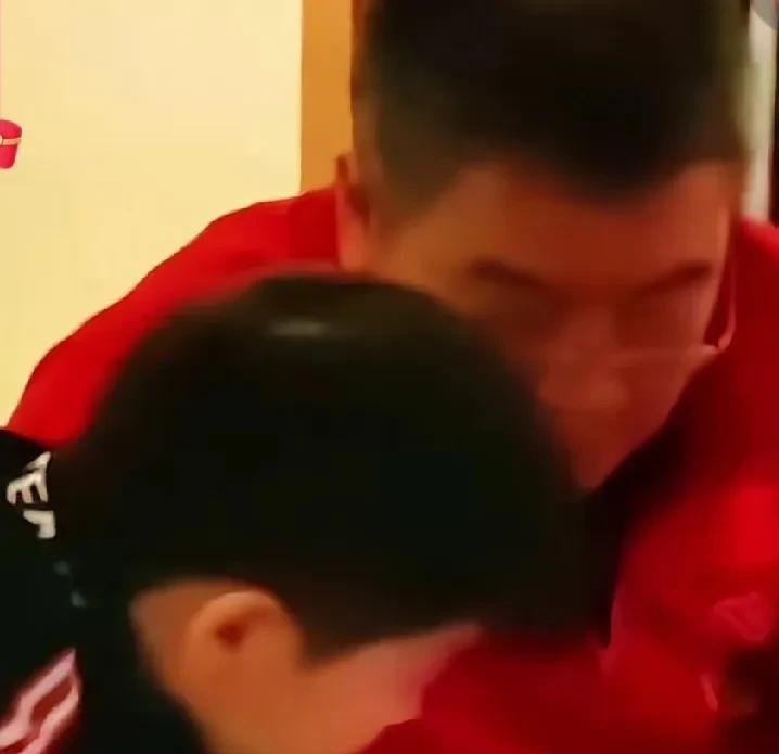 18年开始李隼把幼莎带在身边那时的莎莎没有主管教练，一直散养状态！李隼不管是训