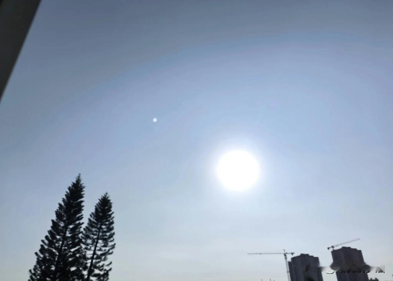 广东晴燥天气稳稳在线！未来几天，广东大部晴朗干燥，气温小幅缓慢回升，昼夜温差