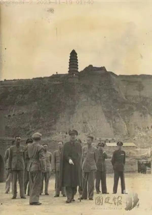 1947年3月，老蒋在延安，此时的延安已经被国民党军队暂时占领。