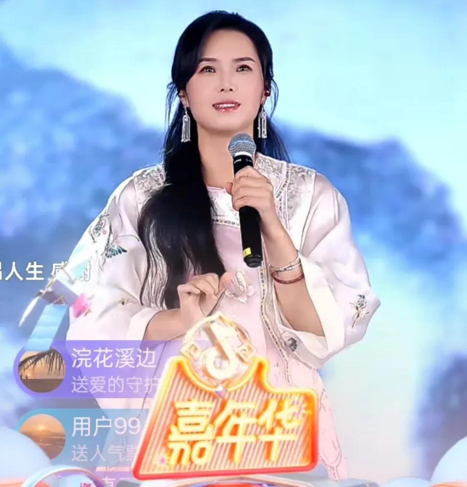 谁说云朵在直播间说话没有大智慧，这一次的云朵直播就出现了一个小细节值得赞赏，有一