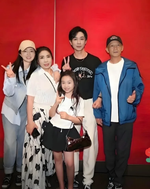 姐姐终究是姐姐，董璇最后还是留了一手，张维伊或许也没料到，董璇居然不打算和自己住