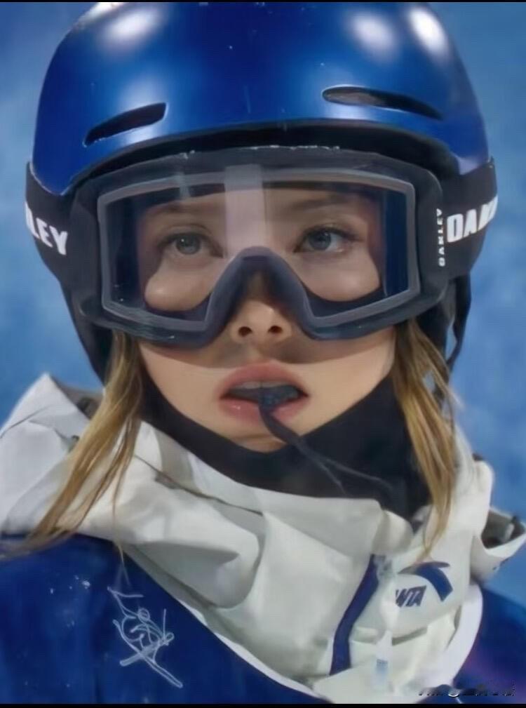 真的觉得时代的审美变了，超爱谷爱凌这种眼神！那股狩猎般的劲儿，勇敢又无畏，