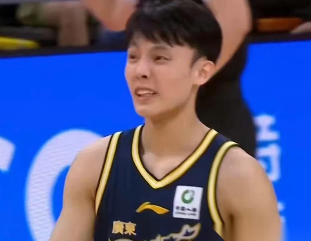 把球给徐杰！奎因谈徐杰：“把球交给徐杰。”“他能够处理得很好。”“我们的配