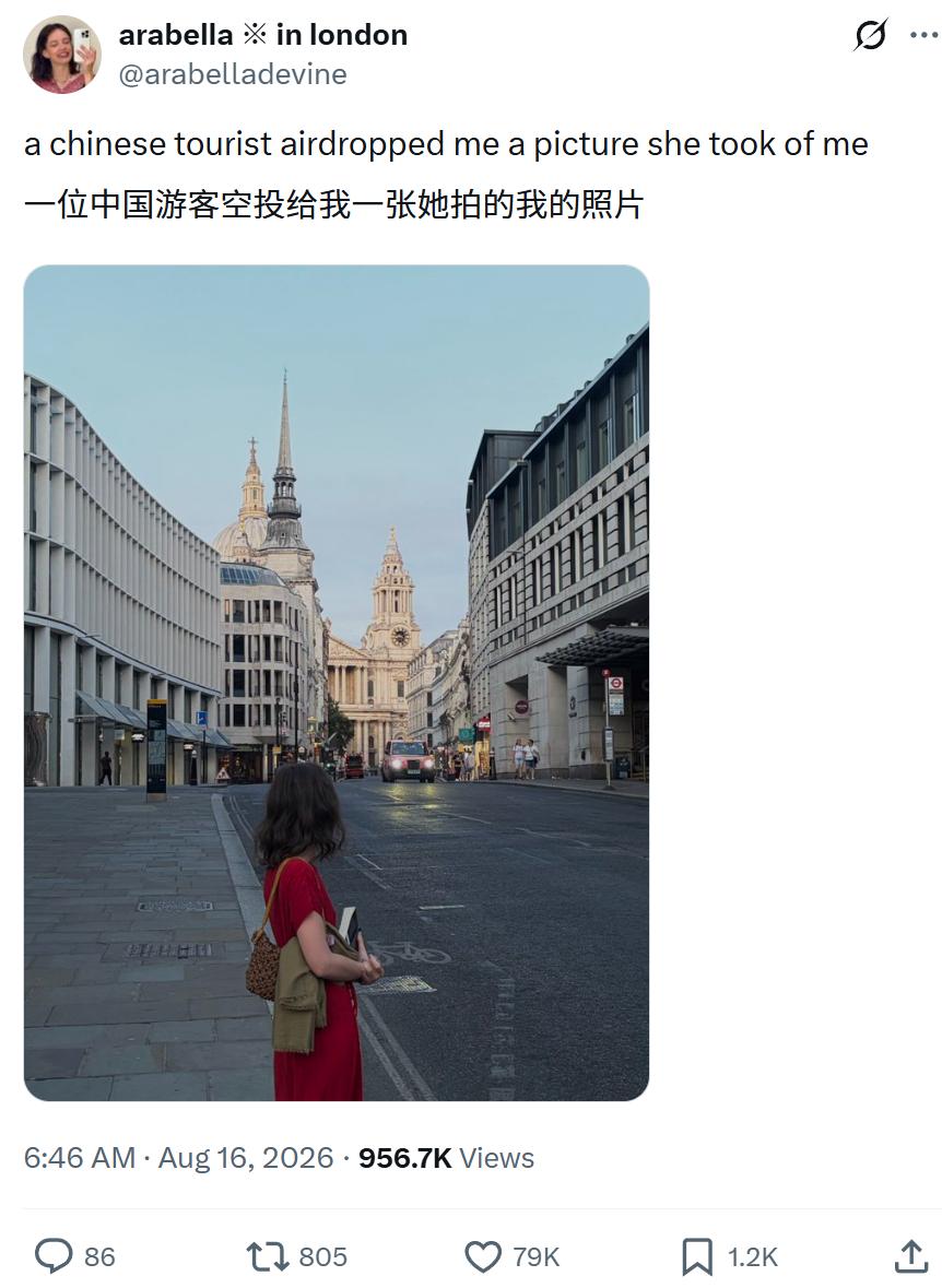 这下好了，全世界都知道我国女生拍照好看了。　　“中国游客基本上都是伪装成休闲游
