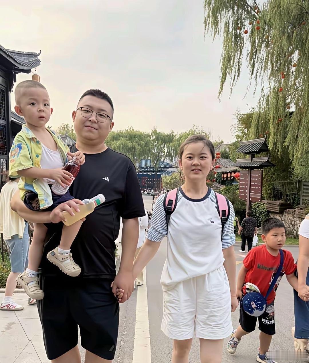 老婆就是老公最好的脸面，把媳妇养成闺女了。