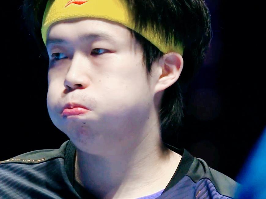 王楚钦恩师刘国正，罕见的批评了王楚钦！他说：王楚钦显然是走神了，打的太简单了。