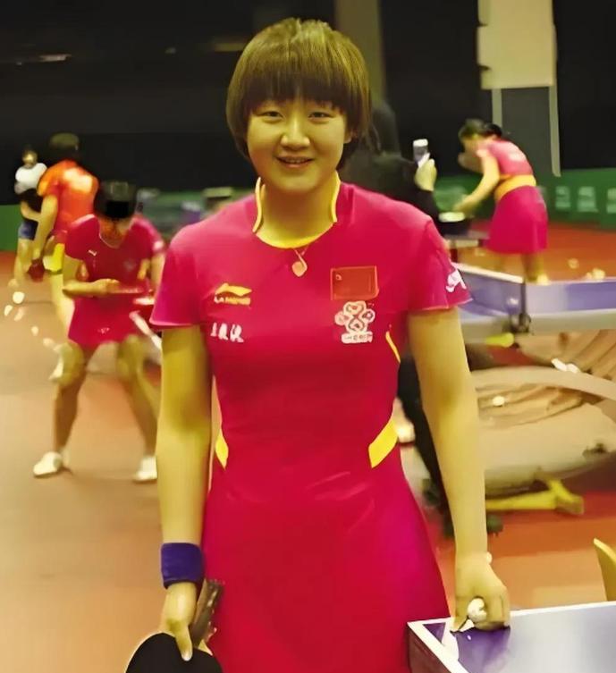 孔令辉号称国乒第一帅哥，但他给女乒选的裙子，只有陈梦扛住了！不得不说，大梦年
