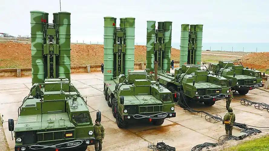 估计很多人没有想到，十年前俄罗斯卖给中国的S400防空系统，如今几乎沦为了“背景