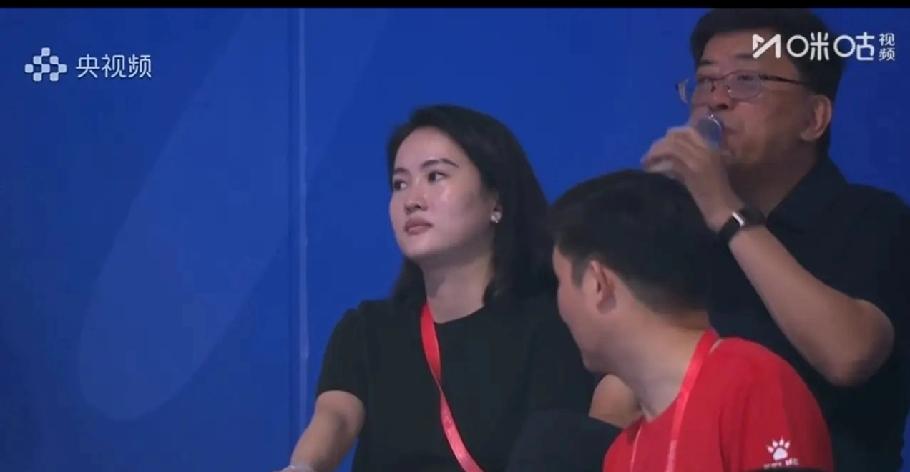 预赛41分差距怕啥？全红婵的“决赛剧本”才是重头戏！上午状态在线，看台上的陈若琳