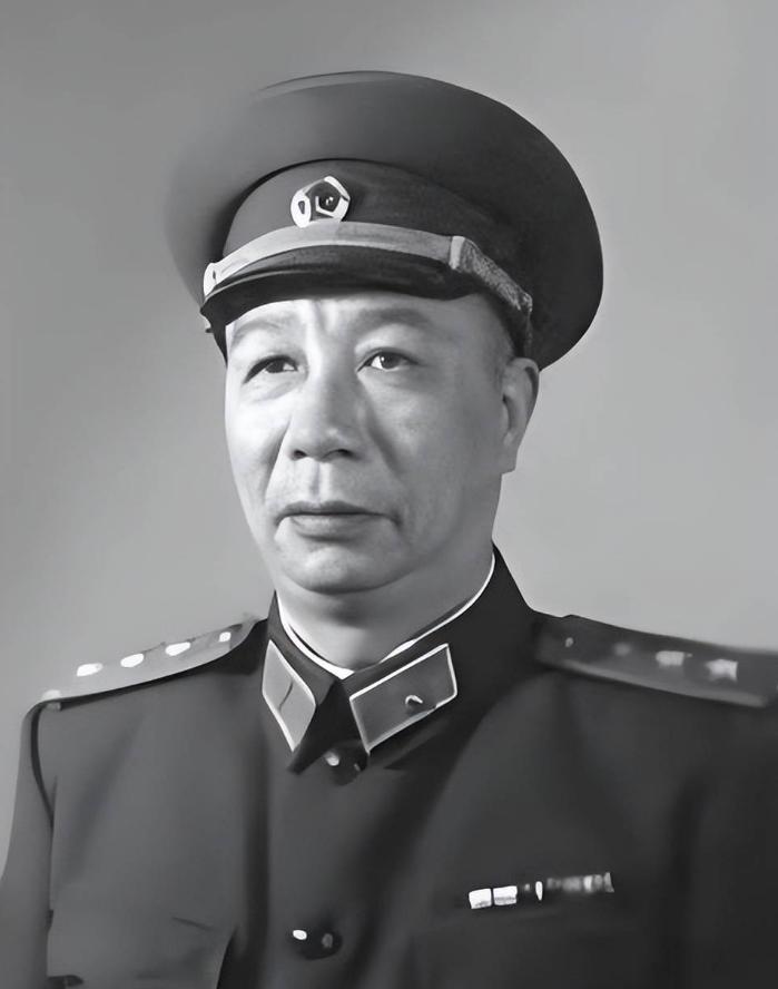 毛主席的人格魅力有多动人？秋收起义时，陈士榘在文家市第一次见到毛主席。多年后他向