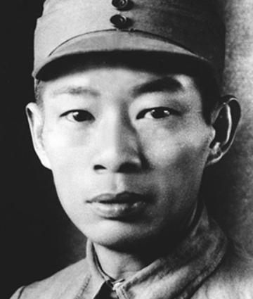 1937年，周子昆和何子友新婚，许世友看了一眼何子友，忍不住对周子昆说：“也就你