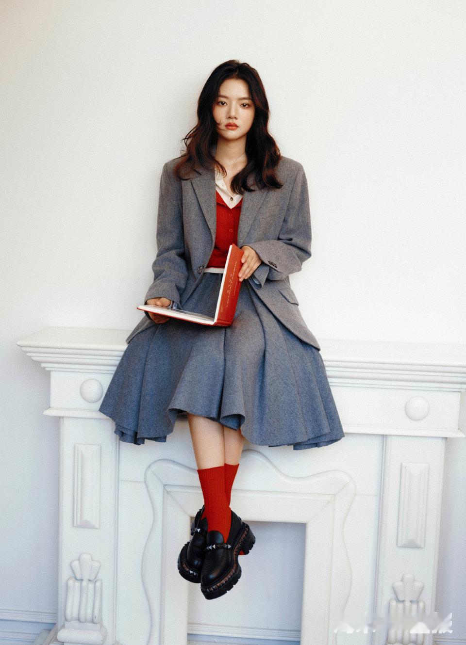 《周末画报》封面故事|任敏：蝶变之年摄影：EdwinZhang