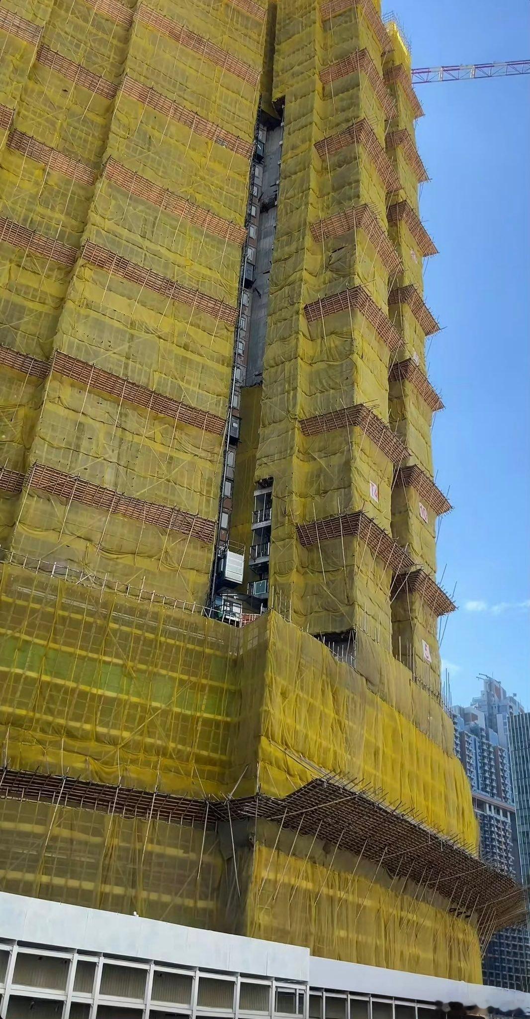 香港为何还在用竹脚手架居然还有人说竹脚手架比金属脚手架更坚固，更安全。发生事故，