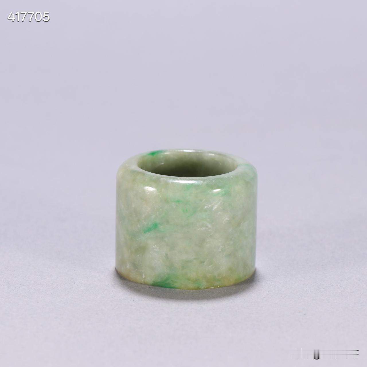 清翡翠扳指规格：内径2.2cm宽2.5cm重32.4g