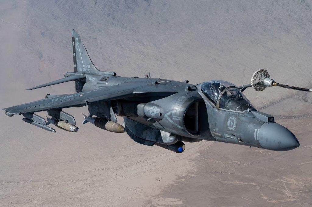 一个时代的终结，美国海军陆战队今天举行仪式正式退役AV-8BHarrier战斗