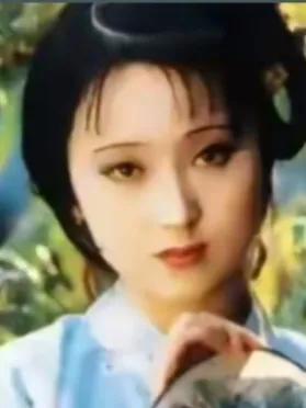 同姓同“颜”引误解？陈晓旭与陈佩斯的亲属谜团大拆解因同姓陈、眉眼间藏着几分撞