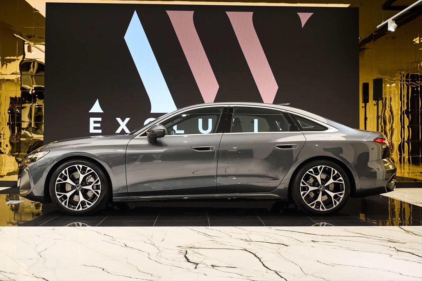 全新奥迪A6不管是外观内饰的颜值，还是科技感、动力性，都较上一代有了升级，完全长