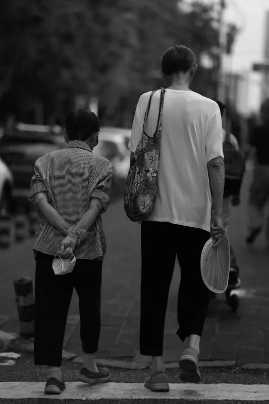 你觉得中年人的压力主要来自哪里中年人的压力山大，上有老下有小，若是未成家长辈们更