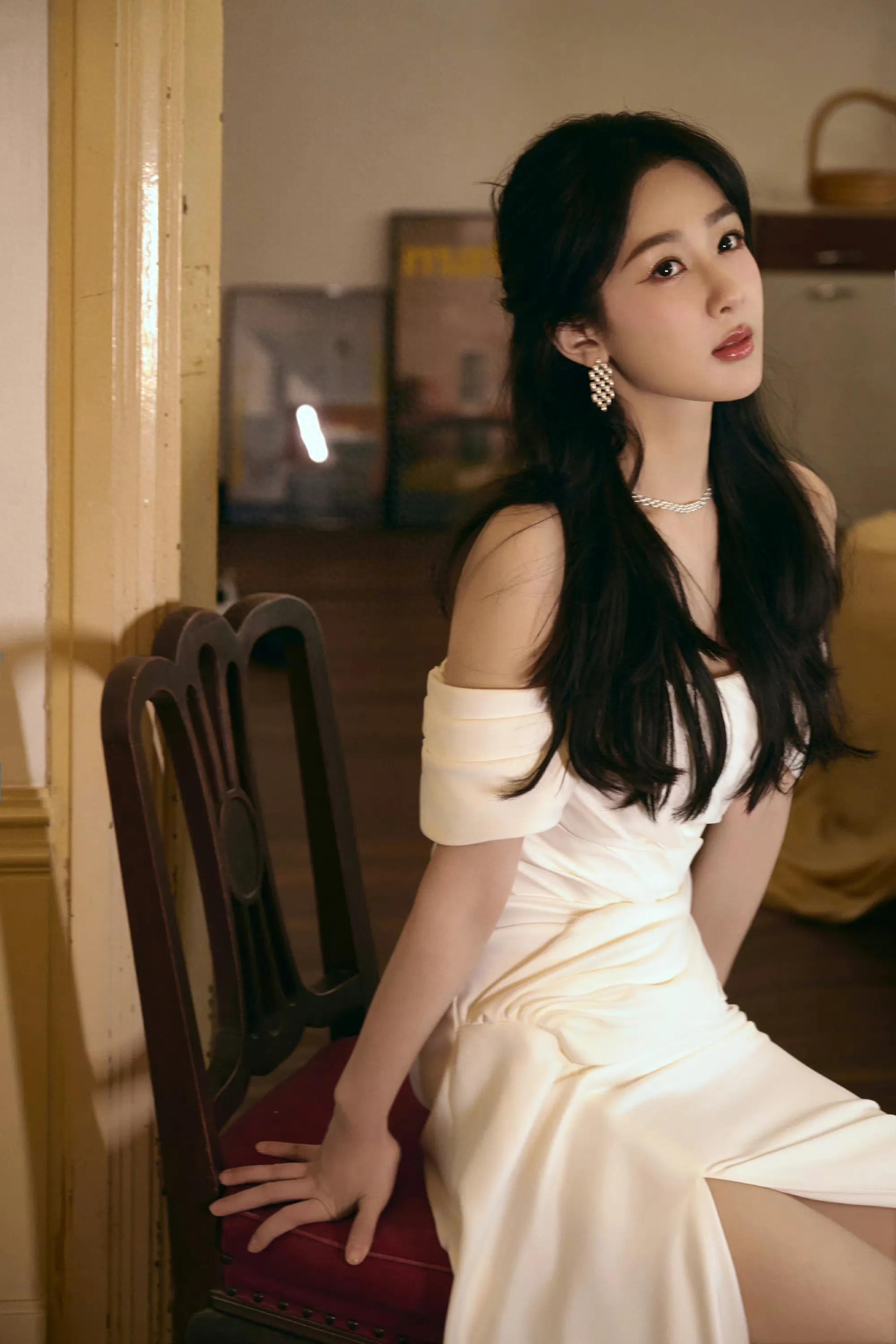 杨紫写真造型合集：温柔甜美、玲珑可爱