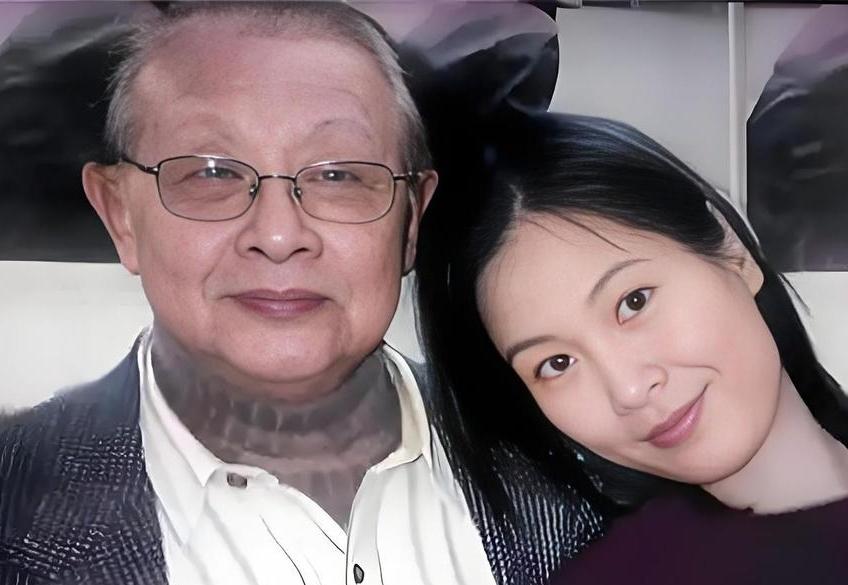 这就是刘咏尧真实的模样，照片拍摄于上世纪90年代，当时他已经耄耋之年了，孙女刘若