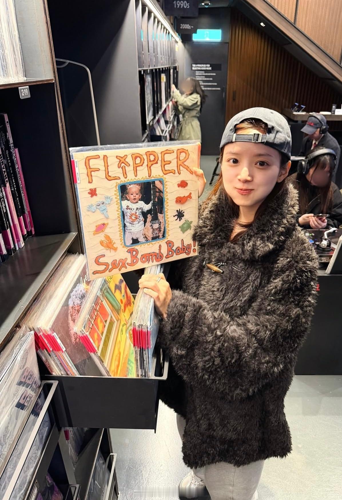 穿搭分享连续更新第2693天韩国时尚女生日常搭配韩系穿搭超能新星汇新星v计划开