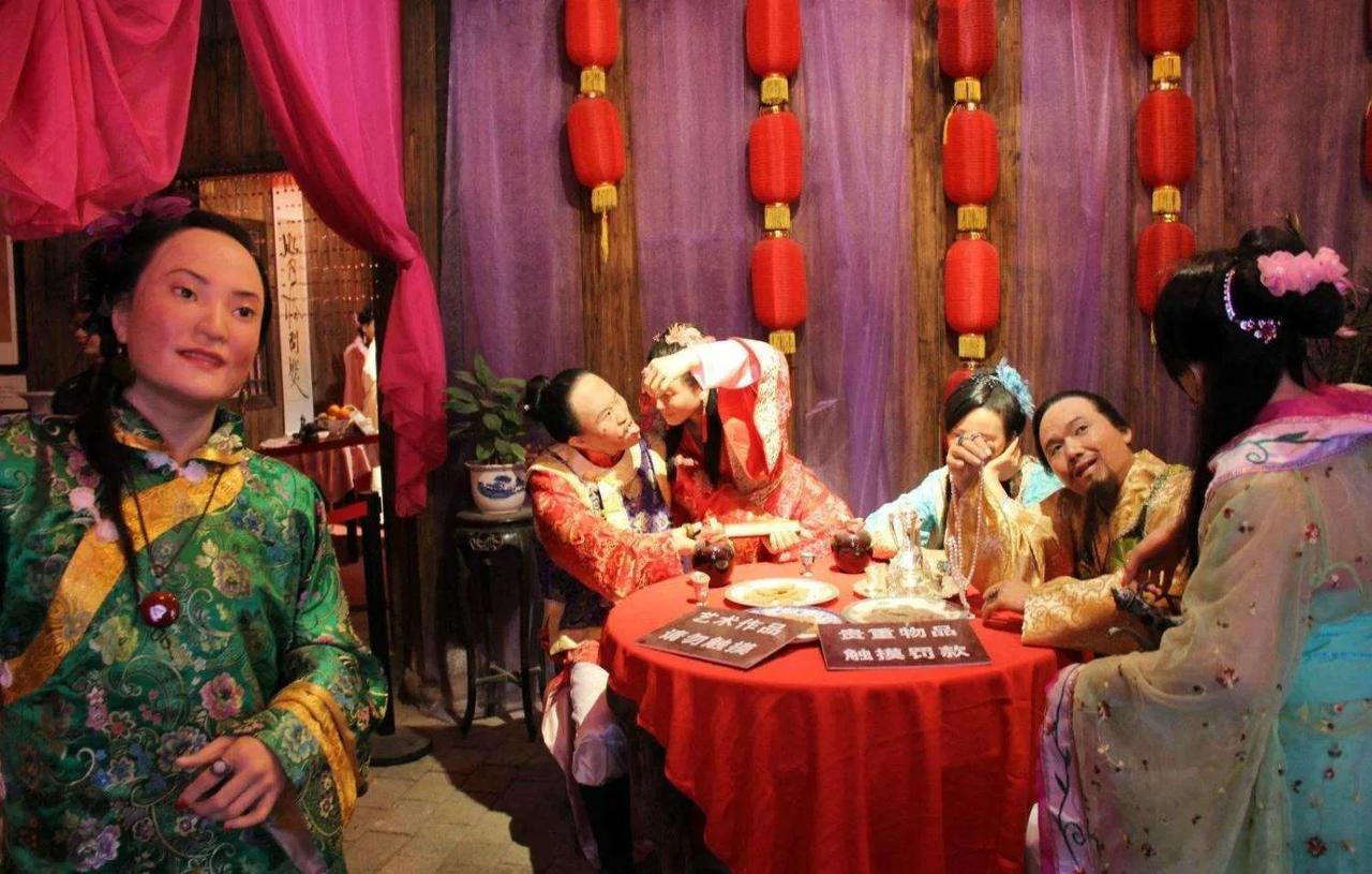 明朝礼部尚书的儿子王景隆，为了独占一个叫玉堂春的姑娘，一年砸进去3万两白银。一天