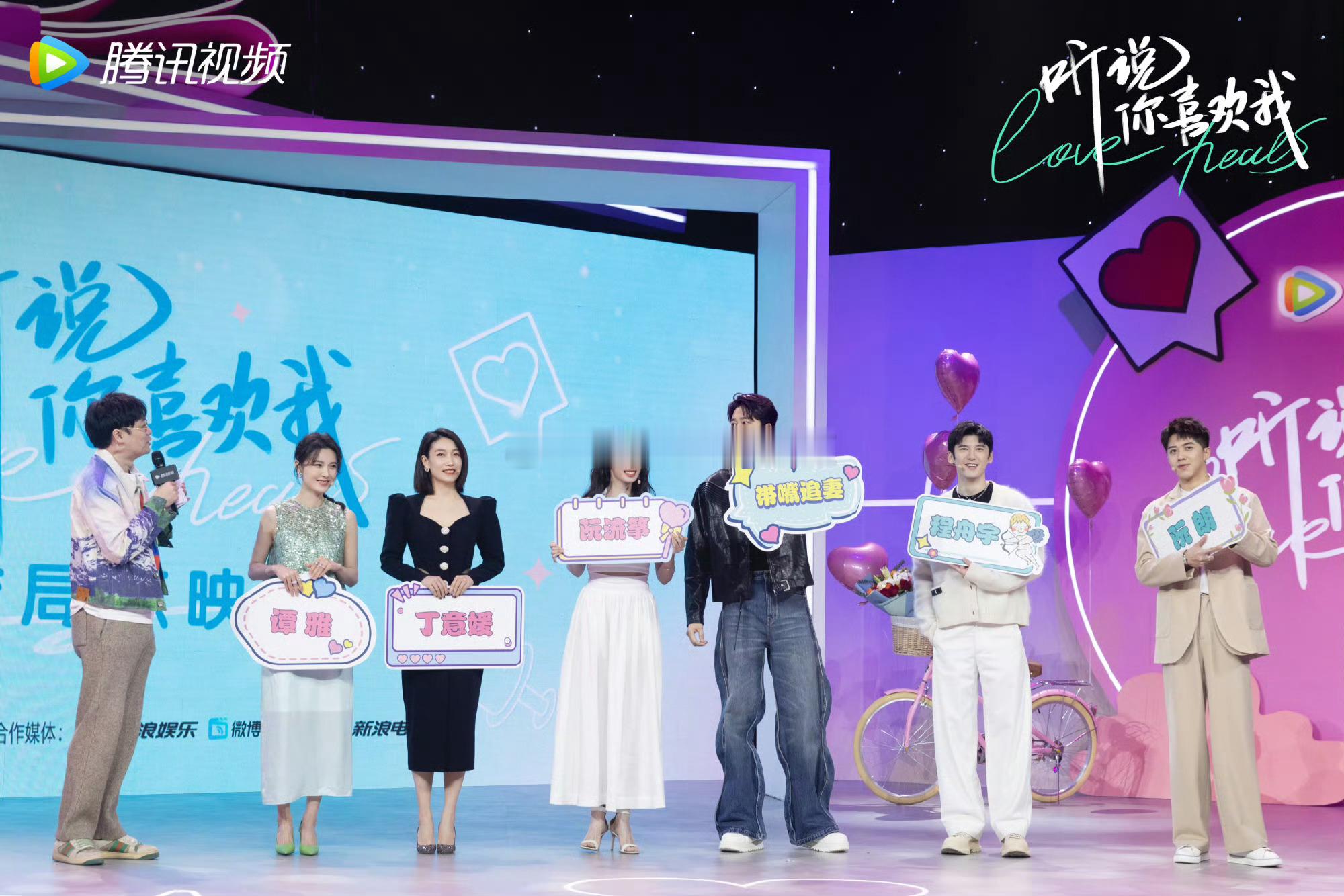 内娱女演员什么时候高跟鞋自由跟真正高个男演员拍戏，自然有穿高跟鞋的自由。