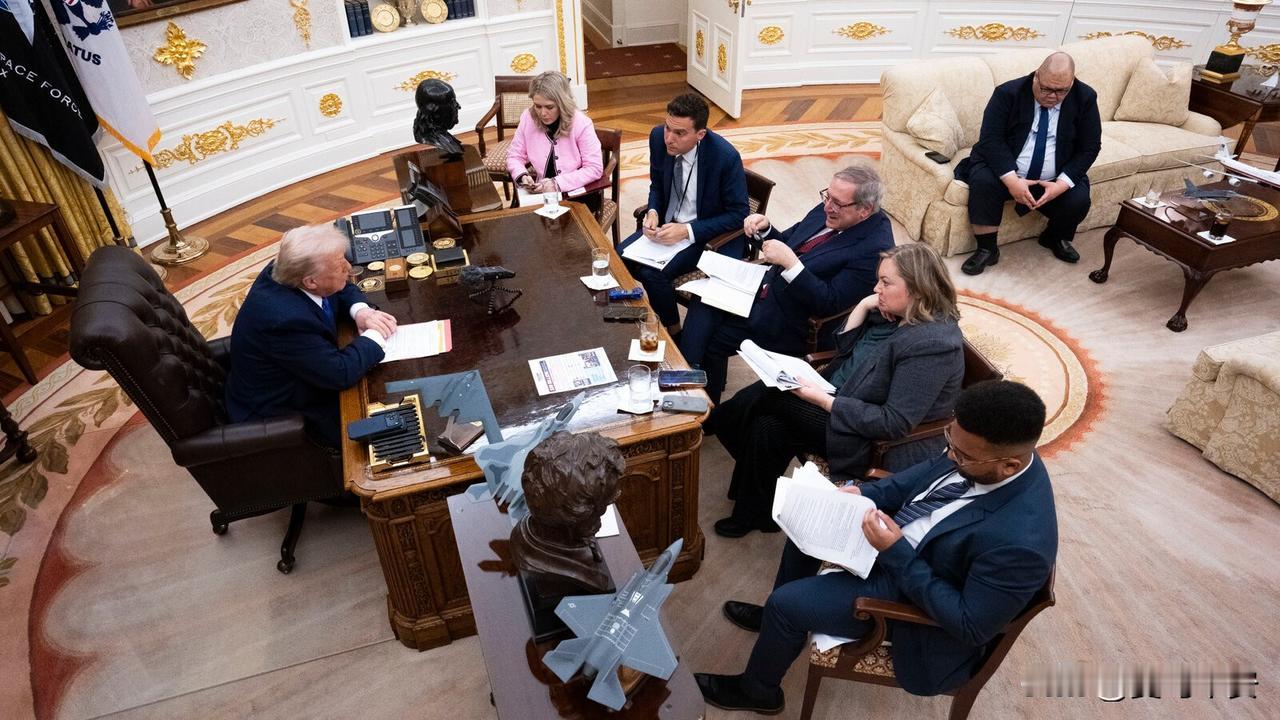 当总统可不容易今天凌晨，美国总统特朗普接受了美国媒体长达两小时的采访。要知道，