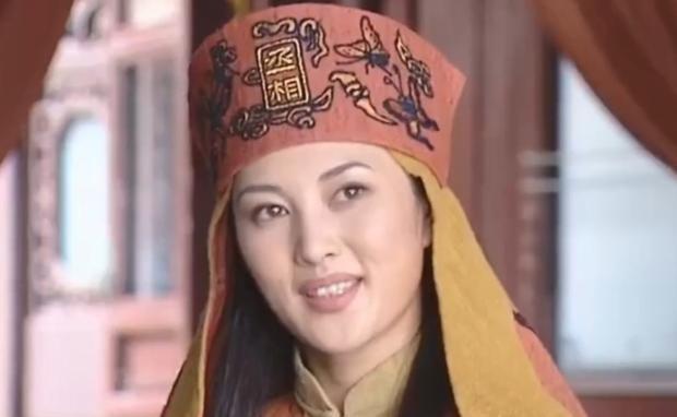 1855年9月，洪秀全刚洗完澡，洪宣娇便不声不响地进来了，天王看见她，热情地说：