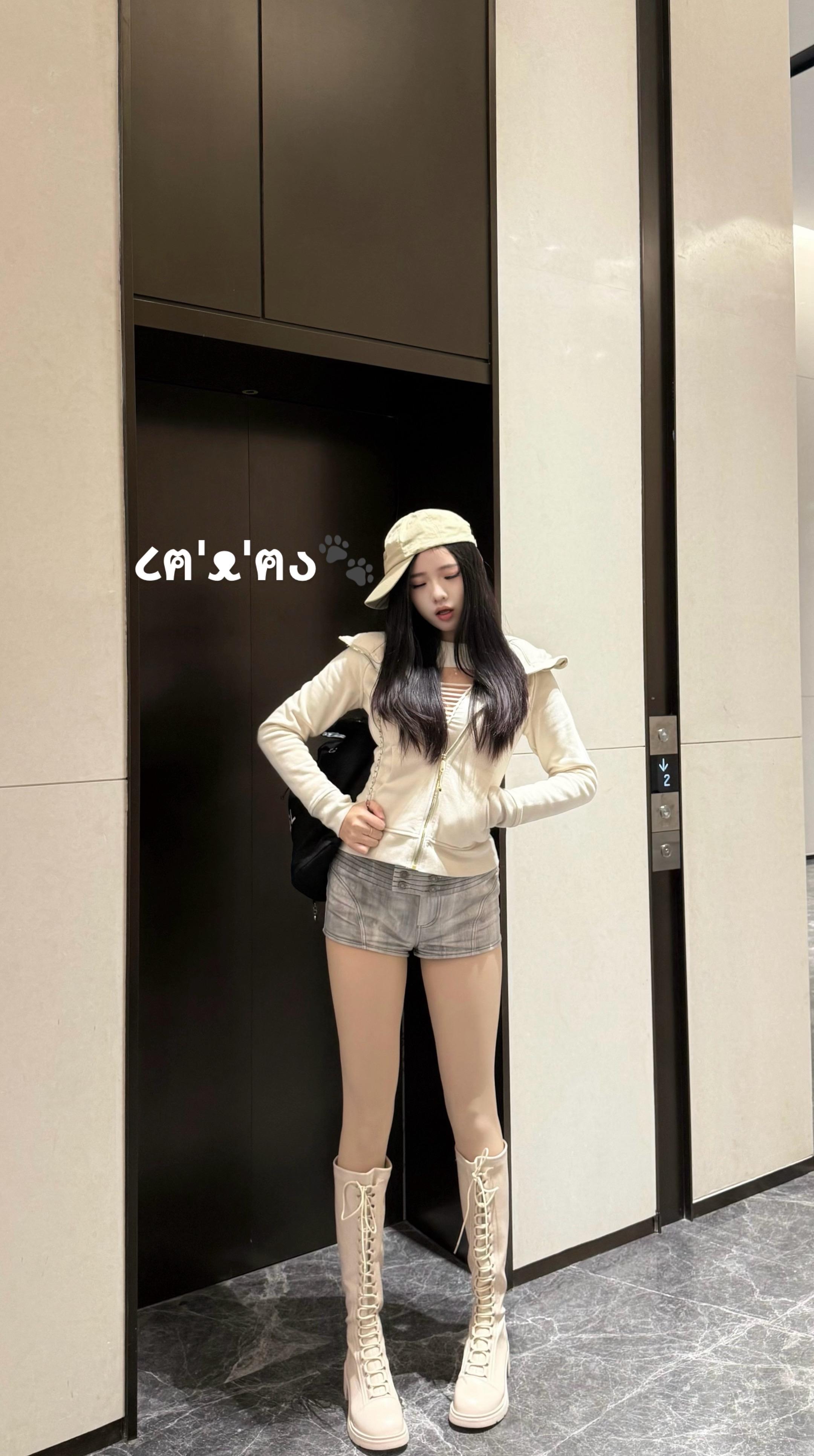 再也不卖萌了  因为根本没有人买。