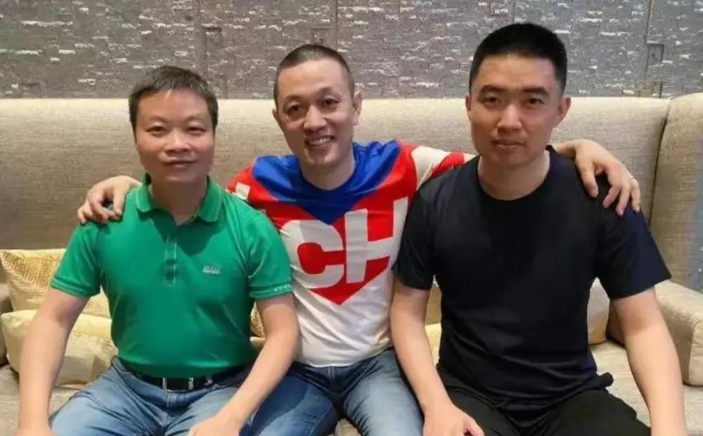 留给蔚来的时间不多了。蔚来犯的错误其实就是手机走过的路。大家还记