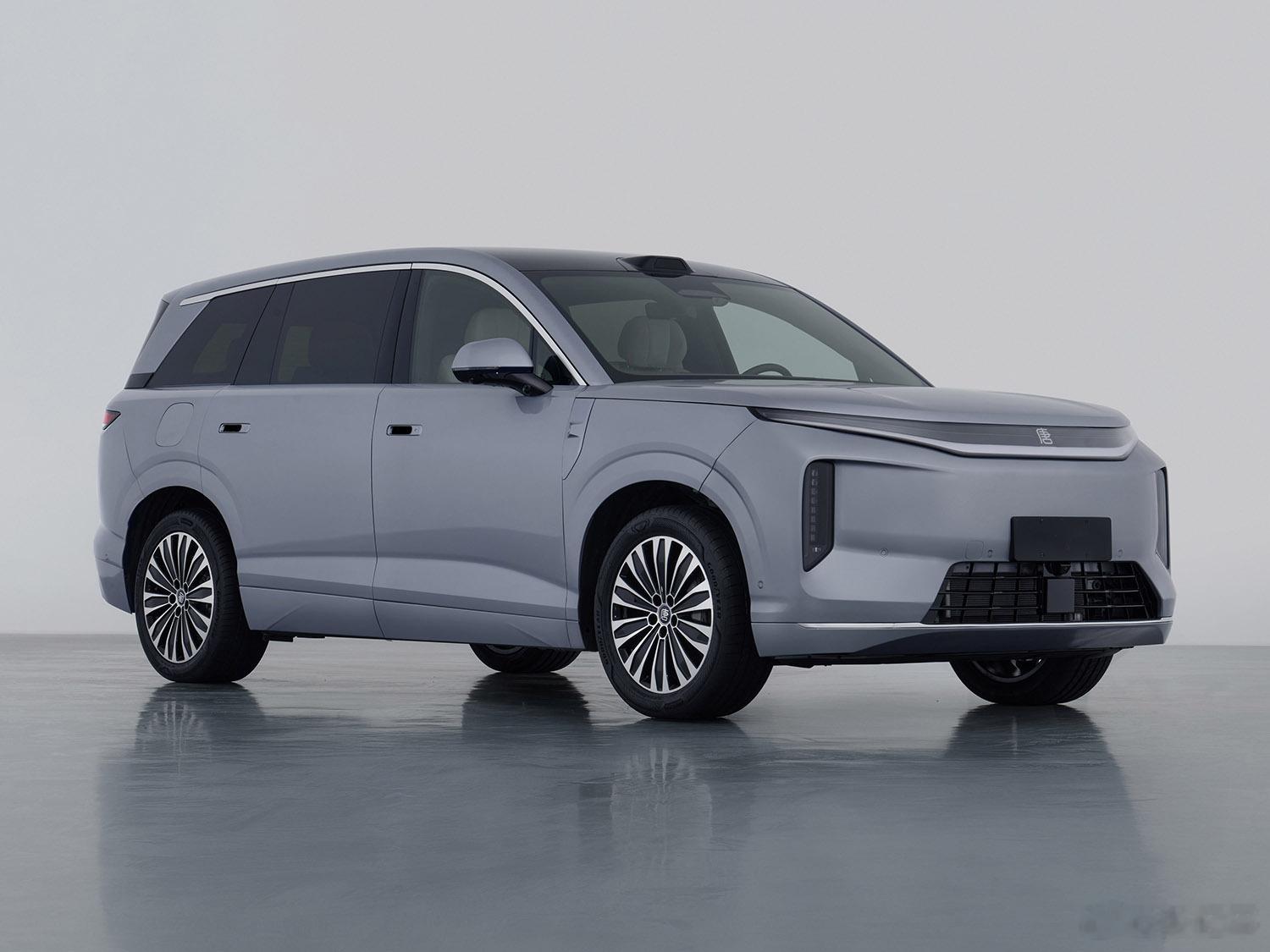 纯电钛7和大唐，大家觉得怎么样？钛7不用多说，补全配置。大唐，这个名字就起的很有