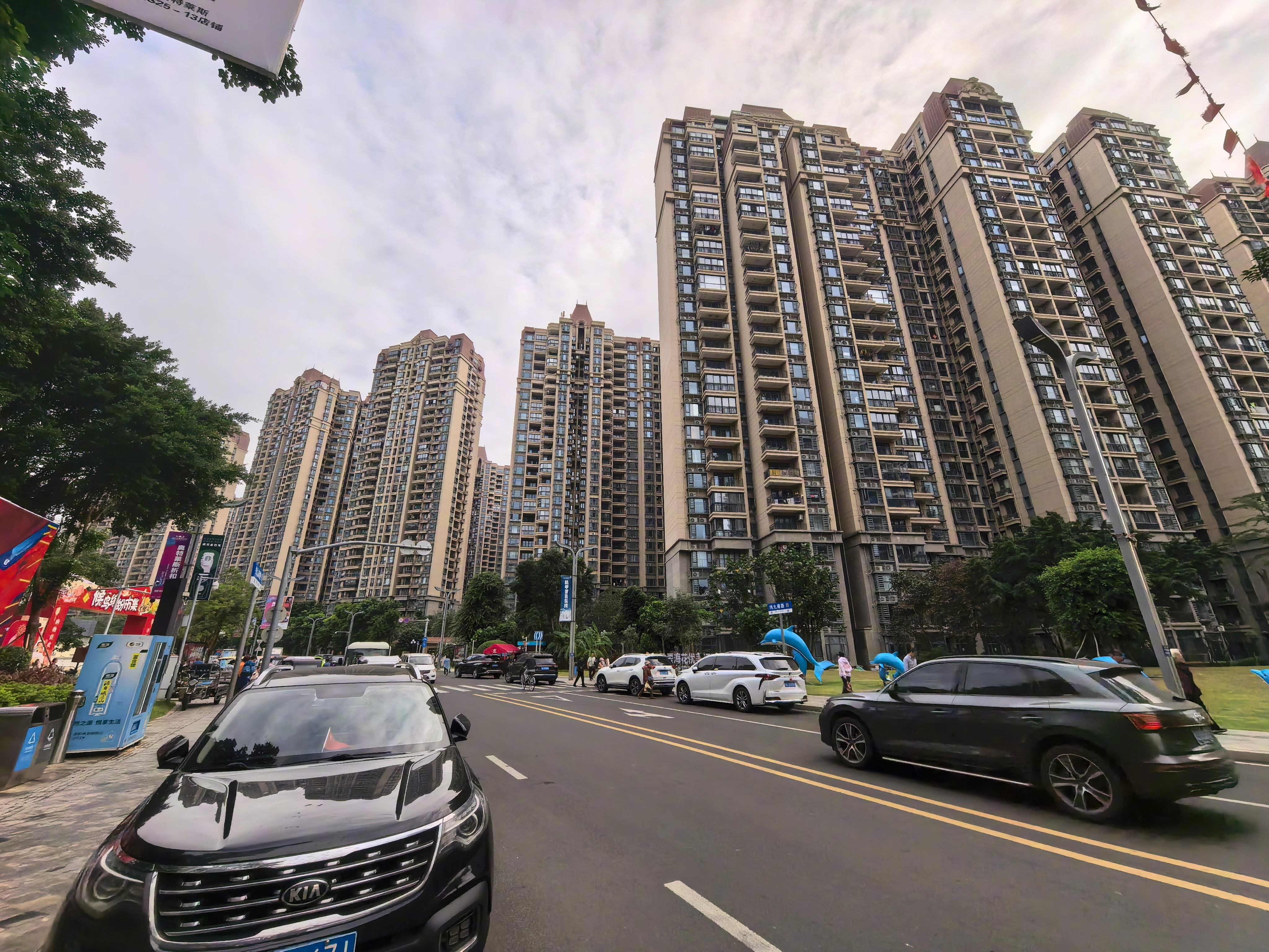 海南海花岛二号岛，全是候鸟来这过冬的寒冷地区叔叔阿姨们，一个纯老龄化社区，几乎看