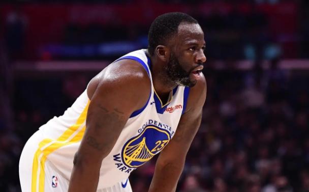 下面是一条关于勇士恶汉追梦格林的坏消息！明天勇士将会在客场挑战鹈鹕，让人感到特别