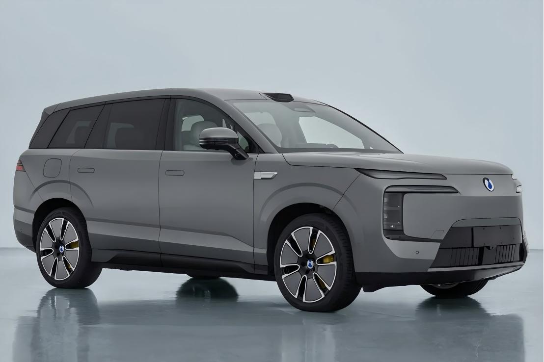 六月上市新车：腾势N8L闪充版腾势N8L闪充版4月10日开启预售，预售价35万
