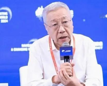 “要想让老百姓过上踏实日子，就得先把特权砸干净。”这句话最近在网上传得特别凶，配