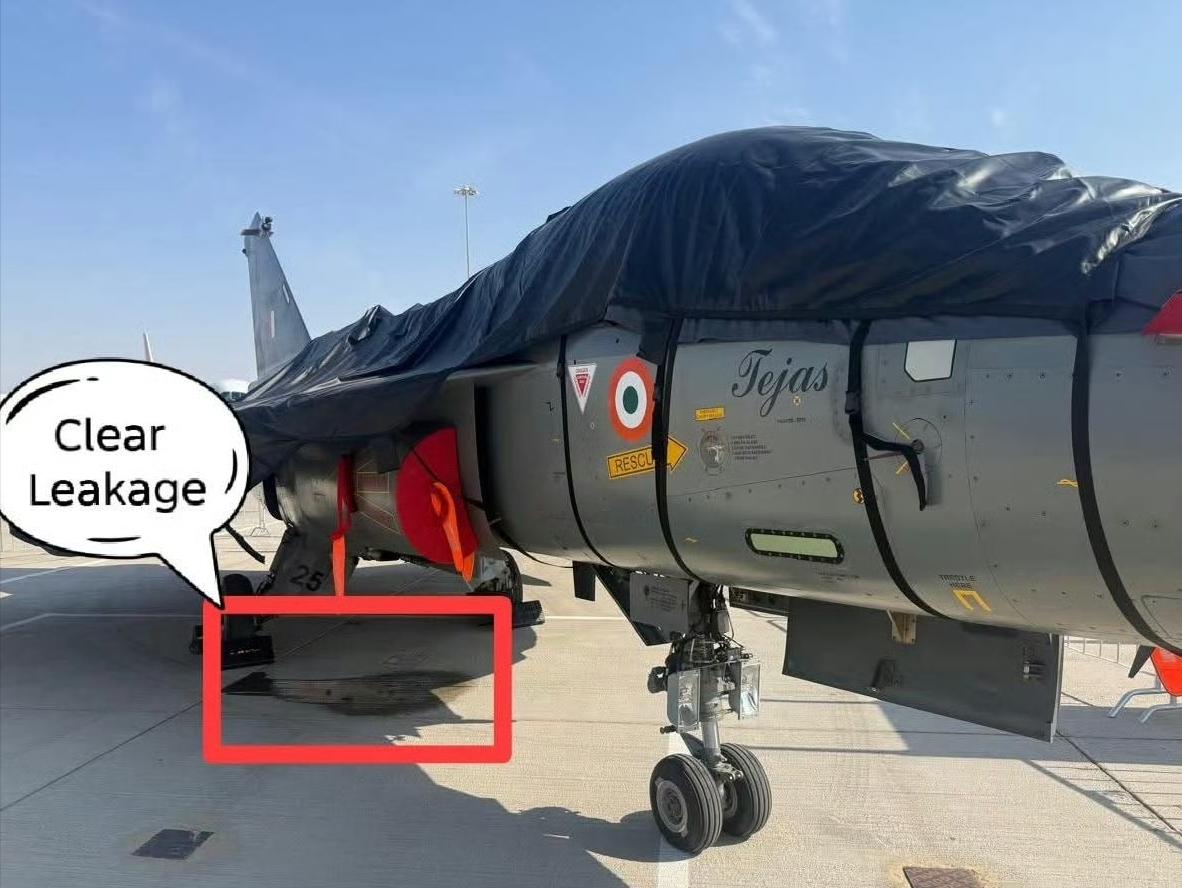 印度战机坠毁原因找到了！印媒：责任在美国，他们将LCA视作威胁2025年11