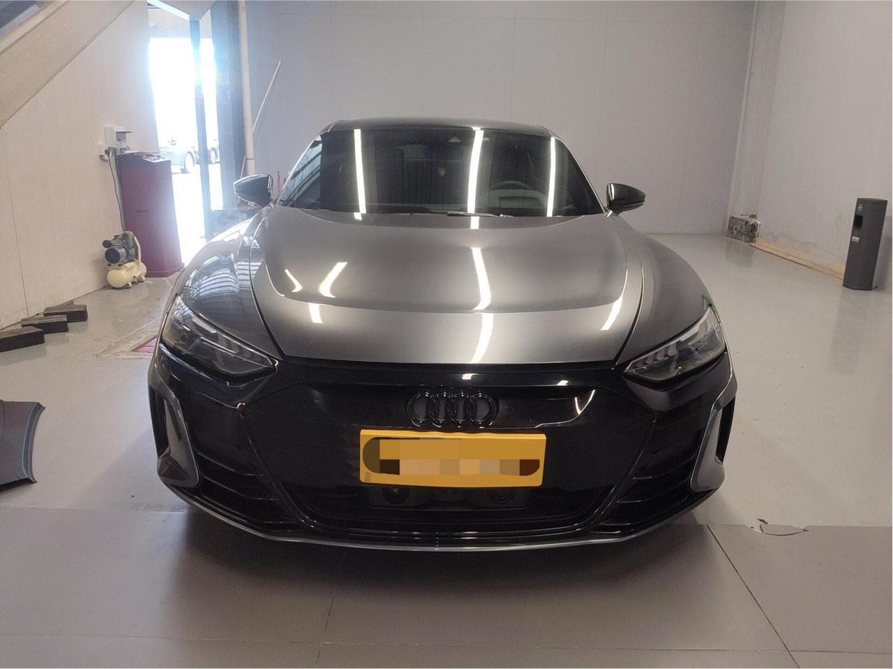 原价100万的奥迪，两年打四折都没人要！前两天验了一台奥迪e-tronGT，