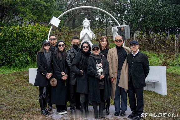 蔡康永自曝在大S告别式开地狱玩笑蔡康永在节目中提到主持大S雕像揭幕时，应小S要