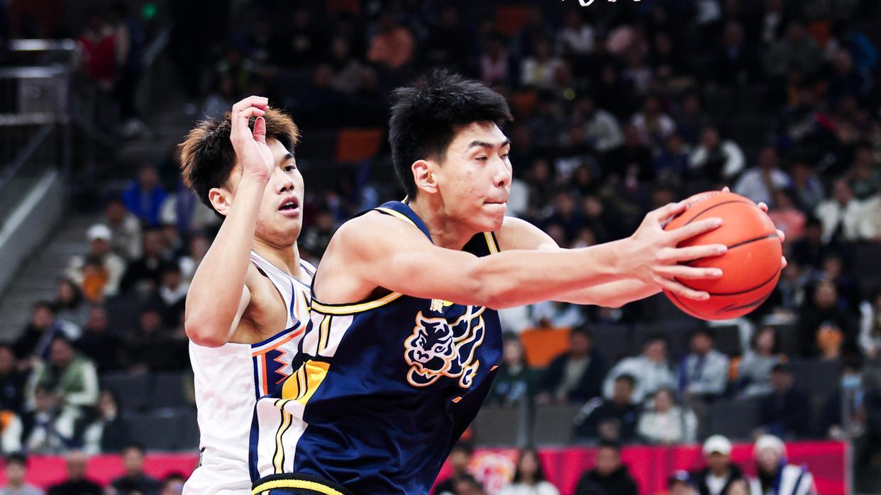 预定5年合同!广东队确立内线核心,2米26媲美周琦,杜锋不会用