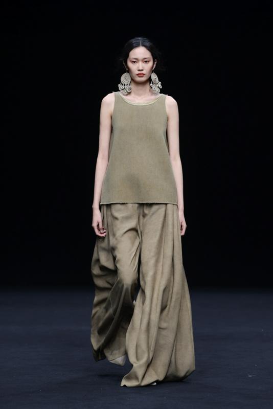 壹亍·许家煜2026春季中国国际时装周「来回」2026春夏系列，将东方禅学"动