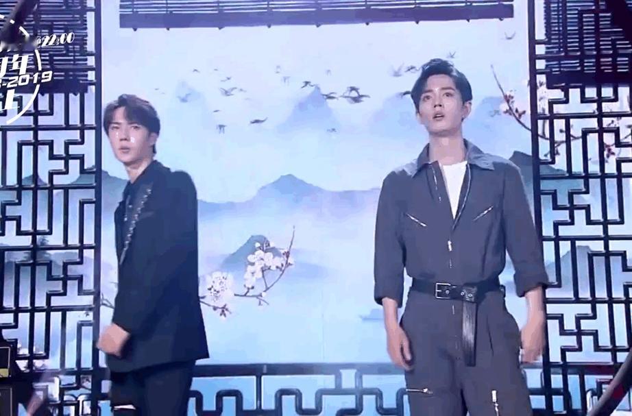 卧槽原来王一博这里是在模仿早期的肖战啊啊啊啊啊啊王一博就这样疯狂考古肖战